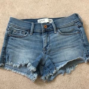 low-rise abercrombie and fitch shorts!